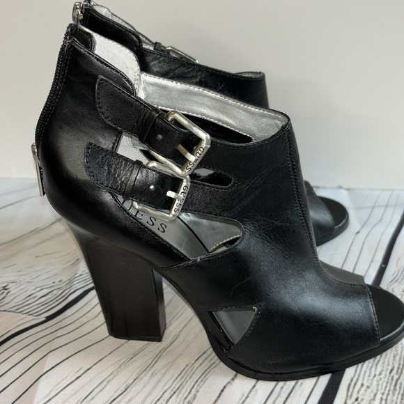 GUESS Peep Toe Double Buckle Straps Back Zip Heel Sandals Size 9 - Picture 4 of 12
